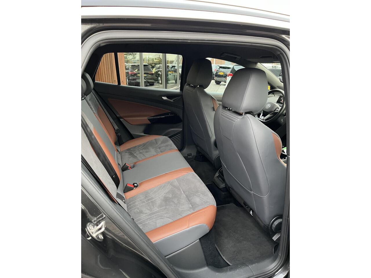 Volkswagen ID.4 First 77 kWh First edition Navigatie Camera Stoelverw.