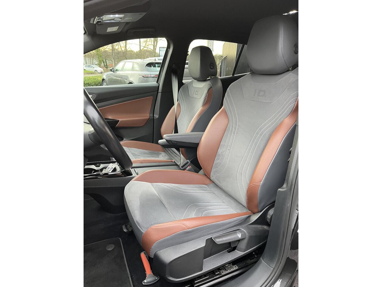 Volkswagen ID.4 First 77 kWh First edition Navigatie Camera Stoelverw.