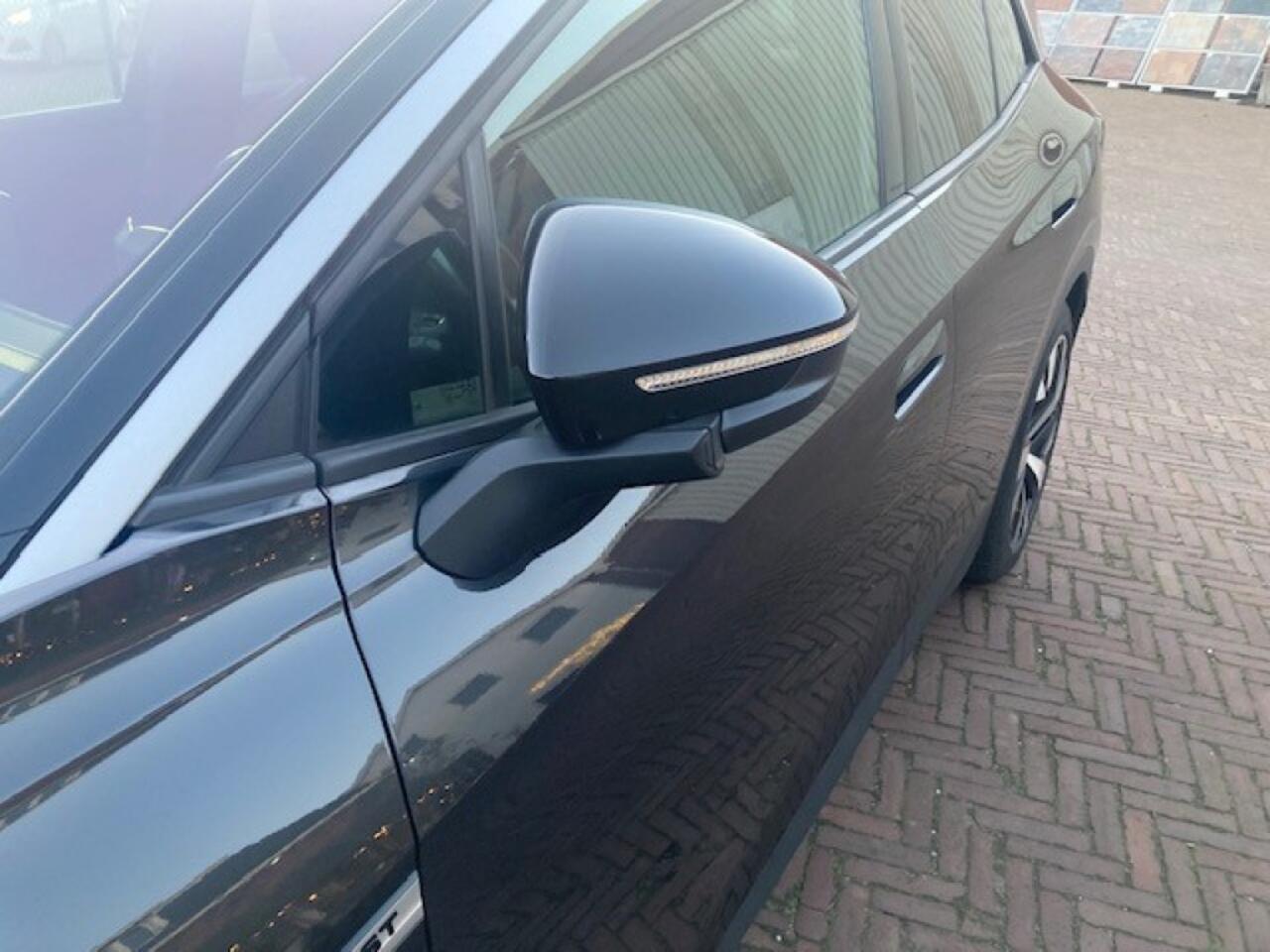 Volkswagen ID.4 1 st eigenaar, 1st edit, 77 kWh 204 Pk, Adapative Cruise, Climat control, elektr. trekhaak, alcantara bekleding