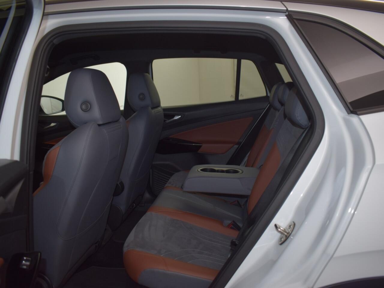 Volkswagen ID.4 First 77 kWh | Camera o LED o CarPlay o 20 inch o ACC o Virtual