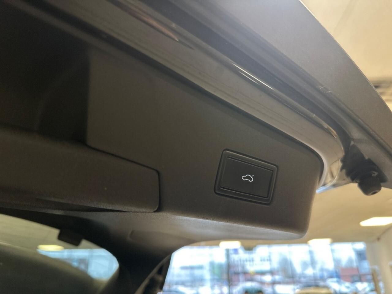 Volkswagen ID.4 First Max 77 kWh - SOH 90,1% - Dodehoeksens. Elektr. Achterklep - Navi