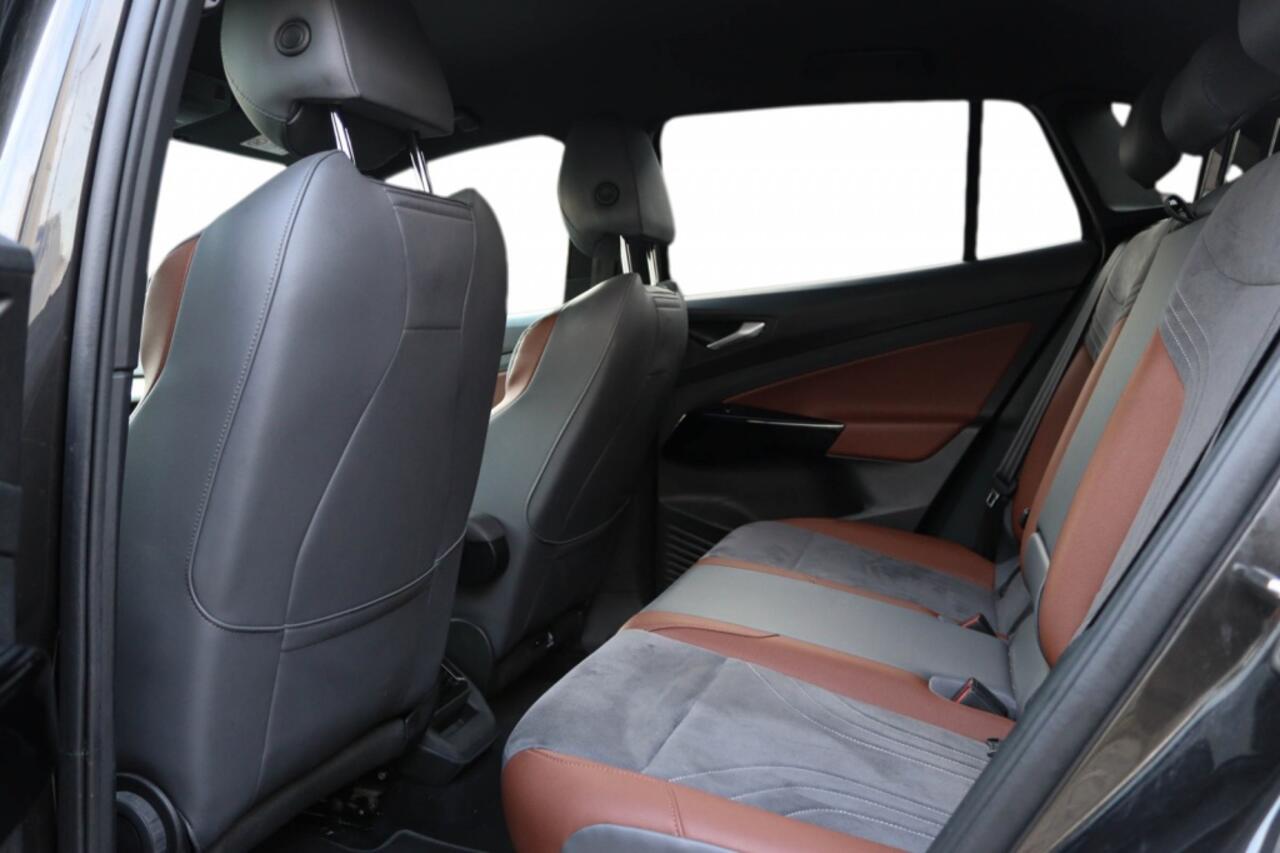 Volkswagen ID.4 Pro Performance 150 kW 1st Edition 94% SOH l Trekhaak elektrisch