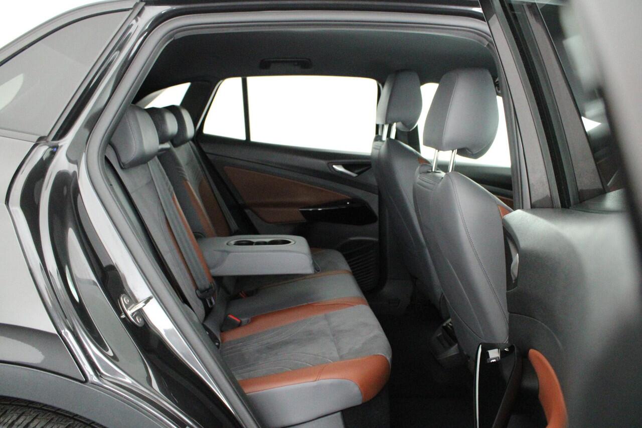 Volkswagen ID.4 First 204pk 77 kWh SOH 91% Warmtepomp Trekhaak Camera Stoelverwarming Navigatie