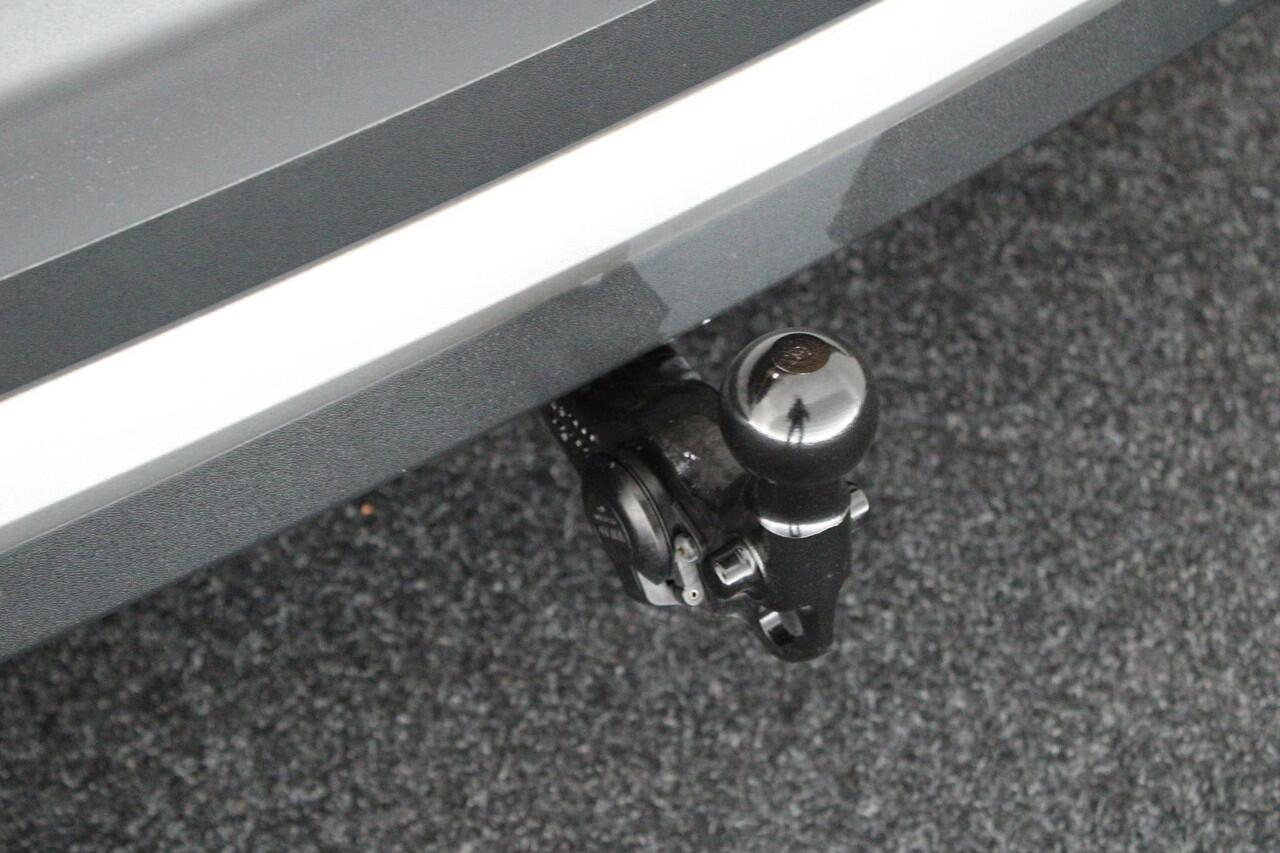 Volkswagen ID.4 First 204pk 77 kWh SOH 91% Warmtepomp Trekhaak Camera Stoelverwarming Navigatie