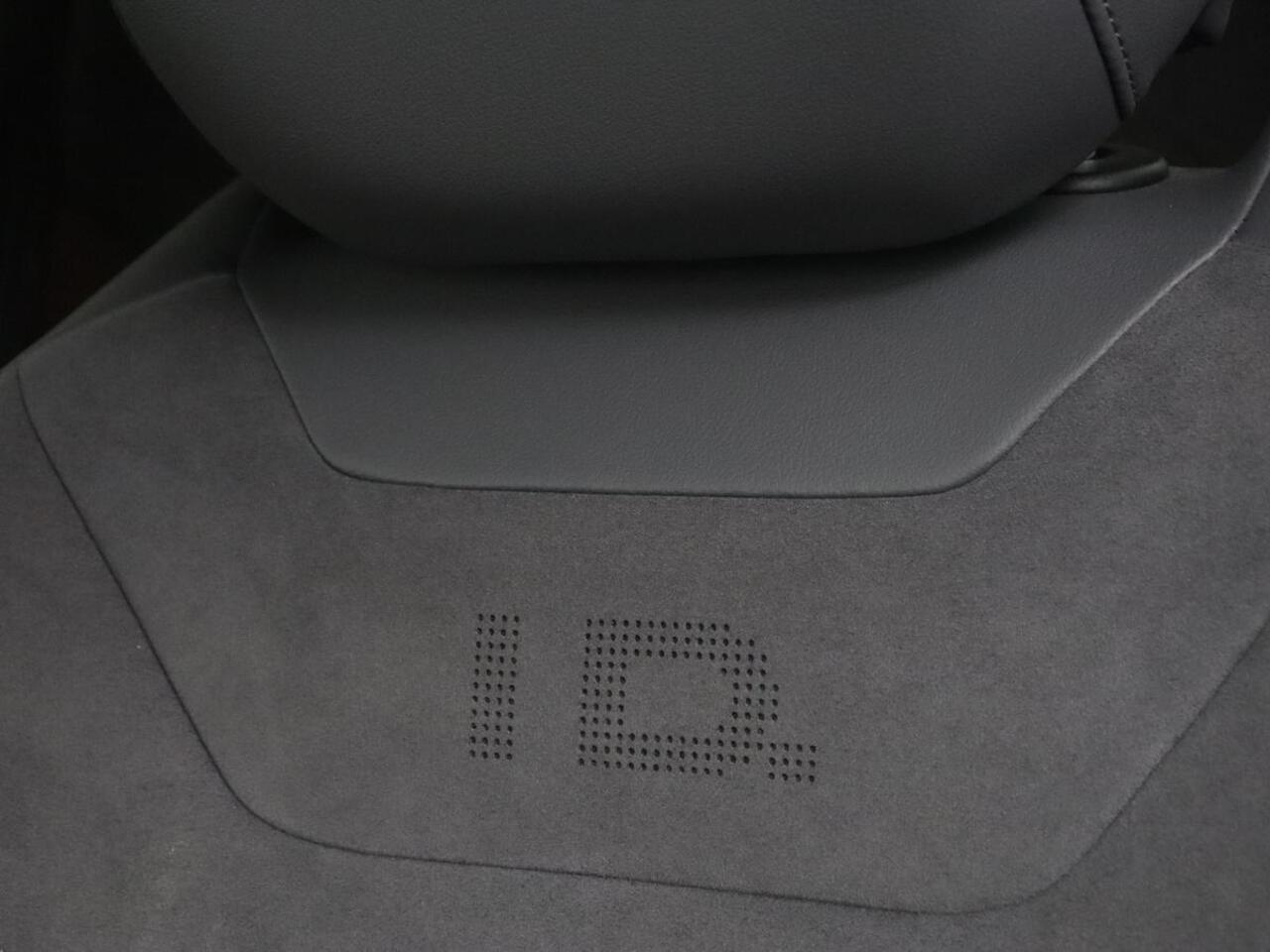 Volkswagen ID.4 First 77 kWh | Trekhaak | Stoel & stuurverwarming | Adaptive cruise | Camera | Carplay | Half leder | Navigatie | 20'' | Full LED | Keyless | Climate control | Sfeerverlichting