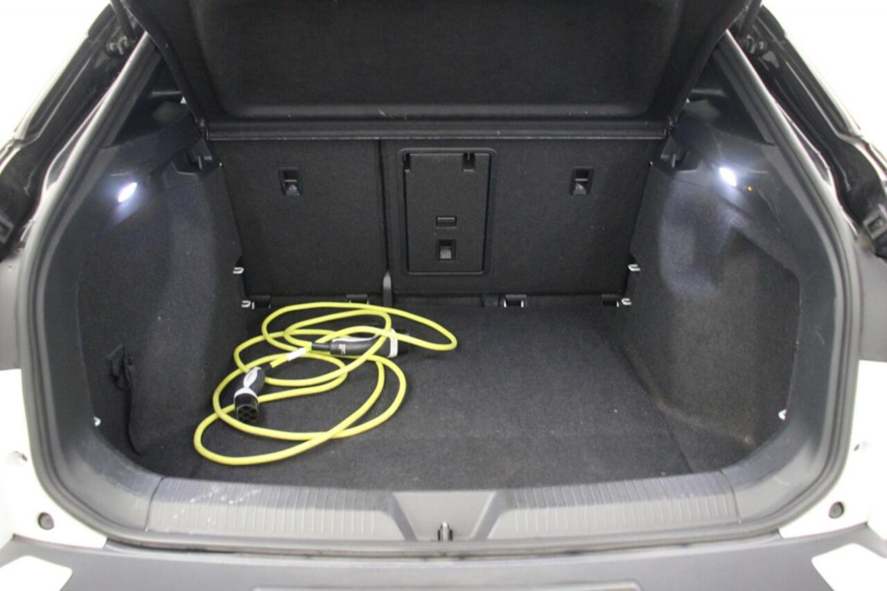 Volkswagen ID.4 First 77 kWh - Carplay, Navi, Camera, Cruise, Half Leer, Stoelverw. SOH 84%