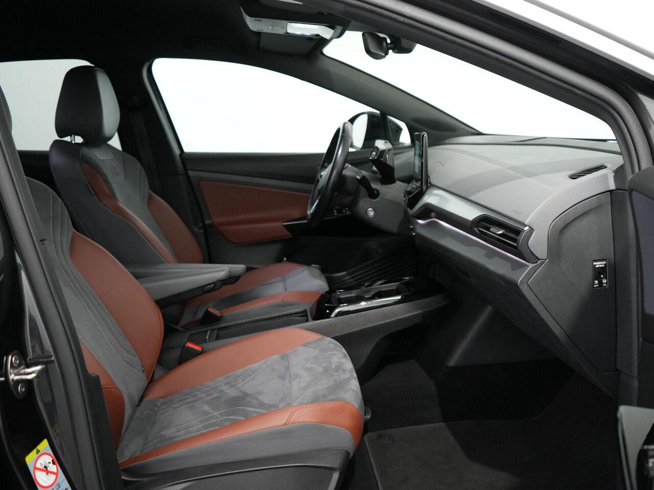 Volkswagen ID.4 First 77 kWh IQ Drive | Camera | ACC | Stoel- en stuurwielverwarming