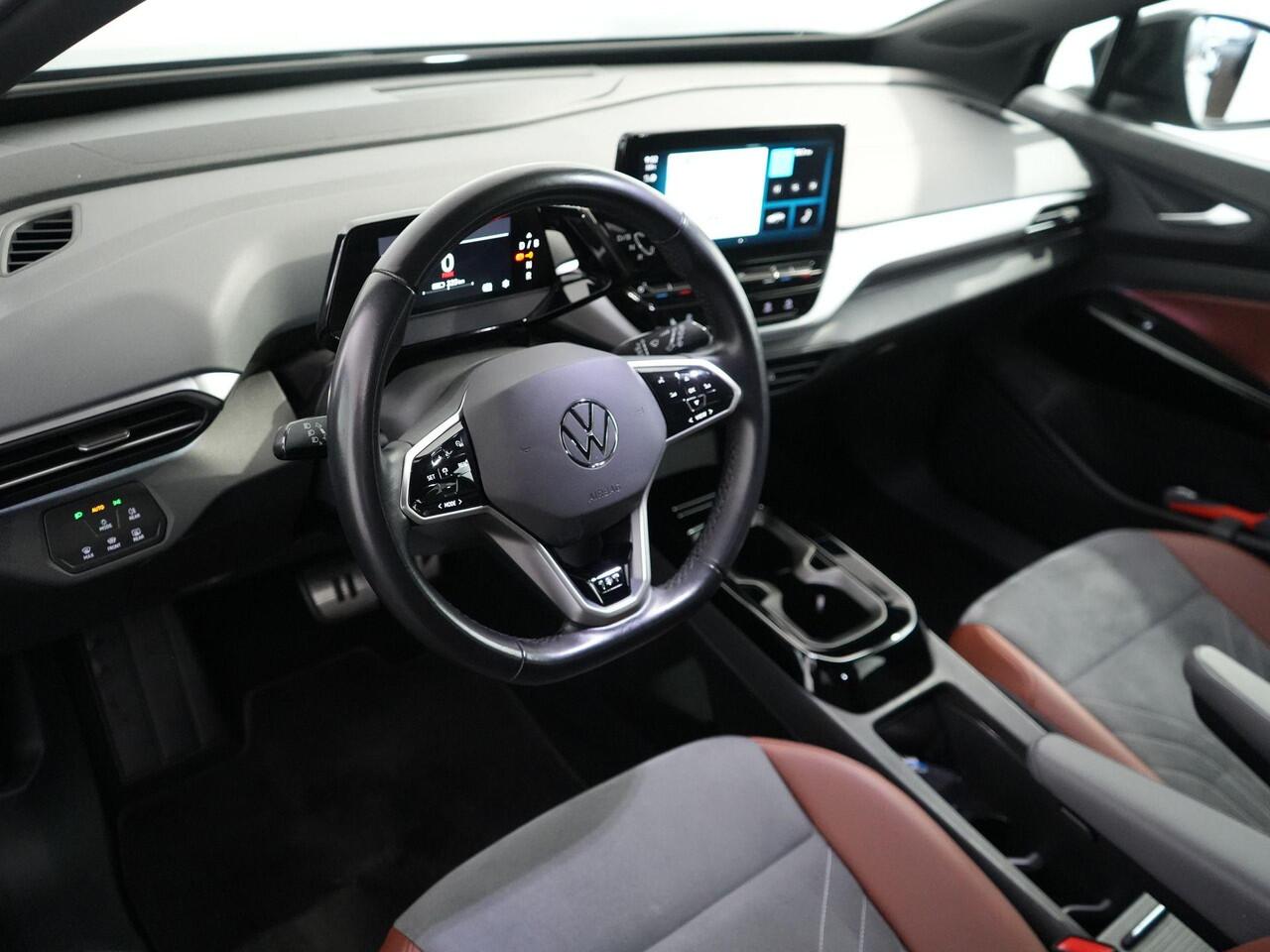 Volkswagen ID.4 First 77 kWh IQ Drive | Camera | ACC | Stoel- en stuurwielverwarming