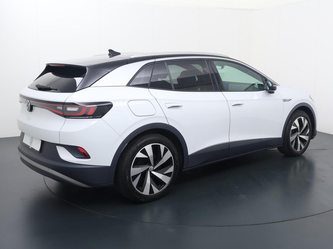 Volkswagen ID.4 First 77 kWh | 204 PK | Adaptive cruise control | Voorstoelen verwarmd | Climate control | 20" LM velgen |