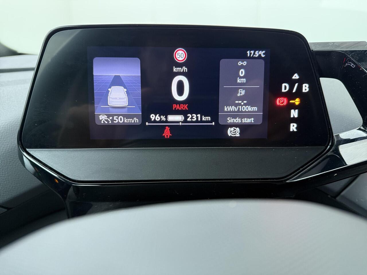 Volkswagen ID.4 First 77 kWh | 204 PK | Adaptive cruise control | Voorstoelen verwarmd | Climate control | 20" LM velgen |