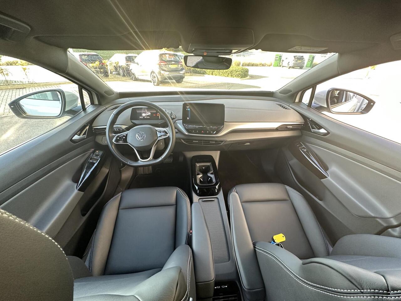 Volkswagen ID.4 52kwh Pure // Leder