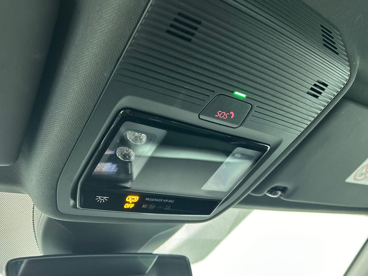 Volkswagen ID.4 Life 77 kWh Auto. Navigatie Apple Carplay/Android Auto Adaptive Cruise Control Parkeersensoren Stoel- en stuurverwarming Full Led Climate Control Lichtmetalen velgen