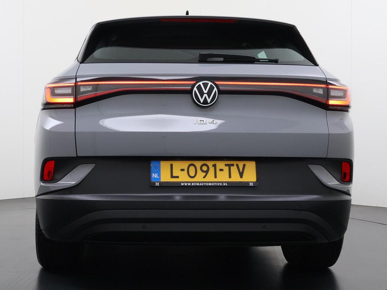 Volkswagen ID.4 Life 77 kWh VAN: 27.900,- VOOR: 24.877,- UW EINDEJAARSVOORDEEL: 3.023,- Stoel & Stuurverwarming | Adaptieve Cruise Control | Rijklaar met 12 mnd BOVAG Garantie