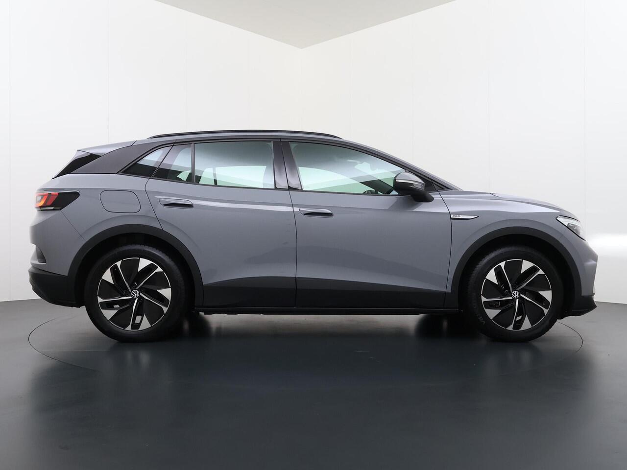 Volkswagen ID.4 Life 77 kWh VAN: 27.900,- VOOR: 24.877,- UW EINDEJAARSVOORDEEL: 3.023,- Stoel & Stuurverwarming | Adaptieve Cruise Control | Rijklaar met 12 mnd BOVAG Garantie