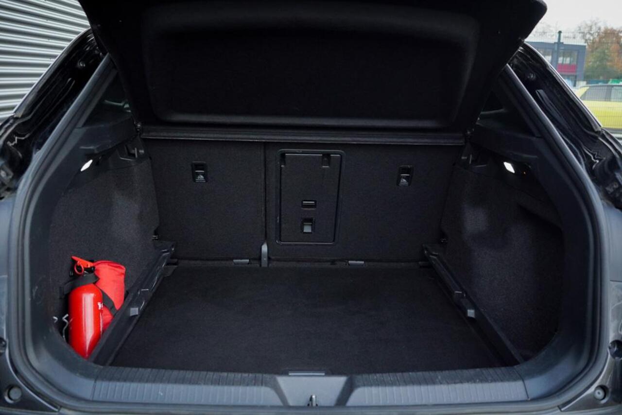 Volkswagen ID.4 1st 77KwH / Pano / Massage / Stoelverwarming / Incl BTW