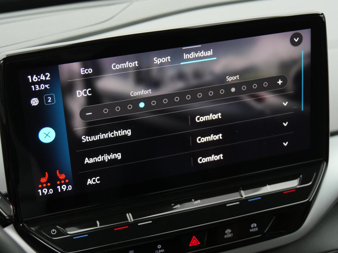 Volkswagen ID.4 1ST MAX 77kWh/ PANORAMADAK/ 360°CAMERA/ WARMTEPOMP/ 12 MND GARANTIE!