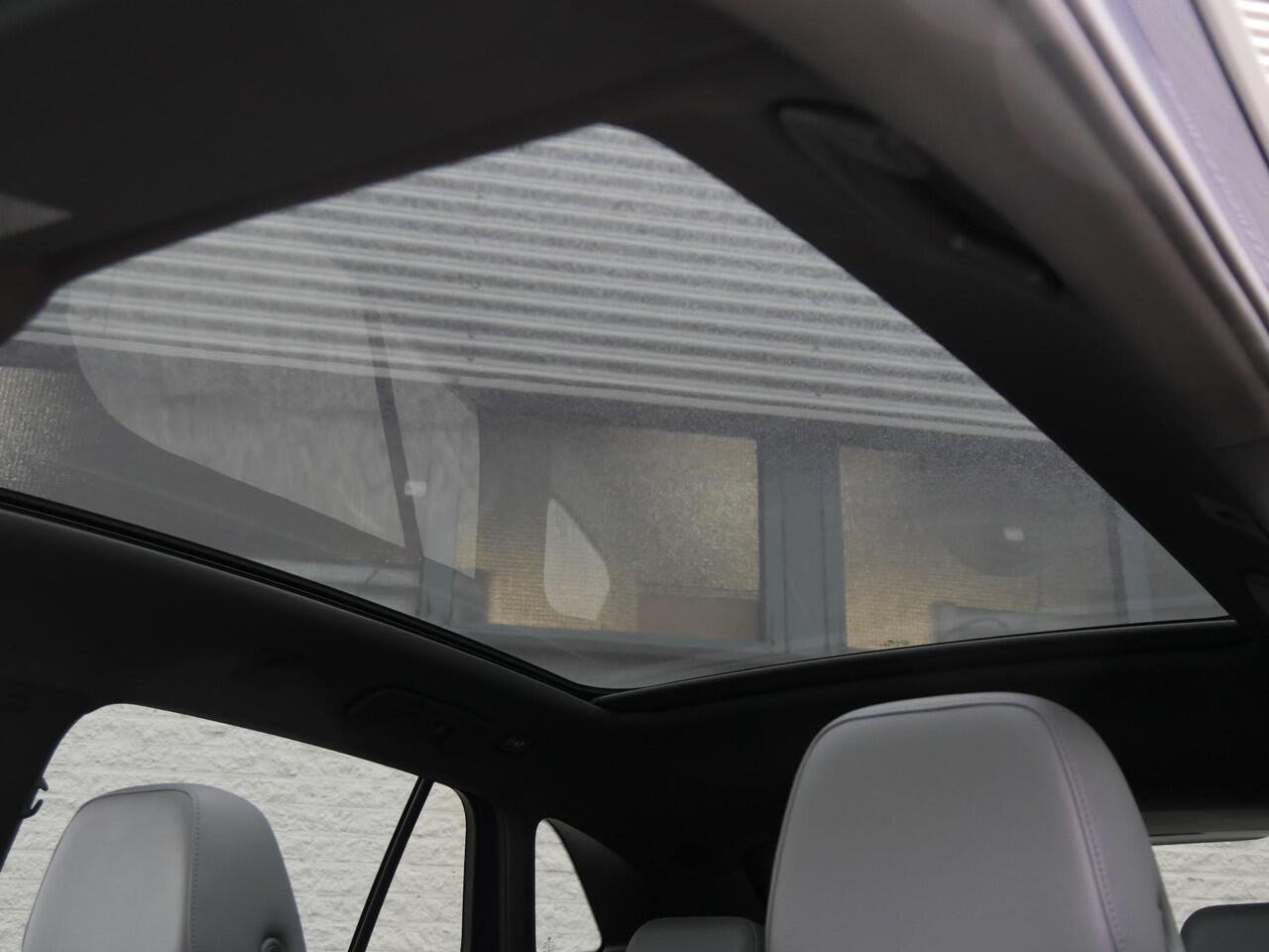 Volkswagen ID.4 1ST MAX 77kWh/ PANORAMADAK/ 360°CAMERA/ WARMTEPOMP/ 12 MND GARANTIE!