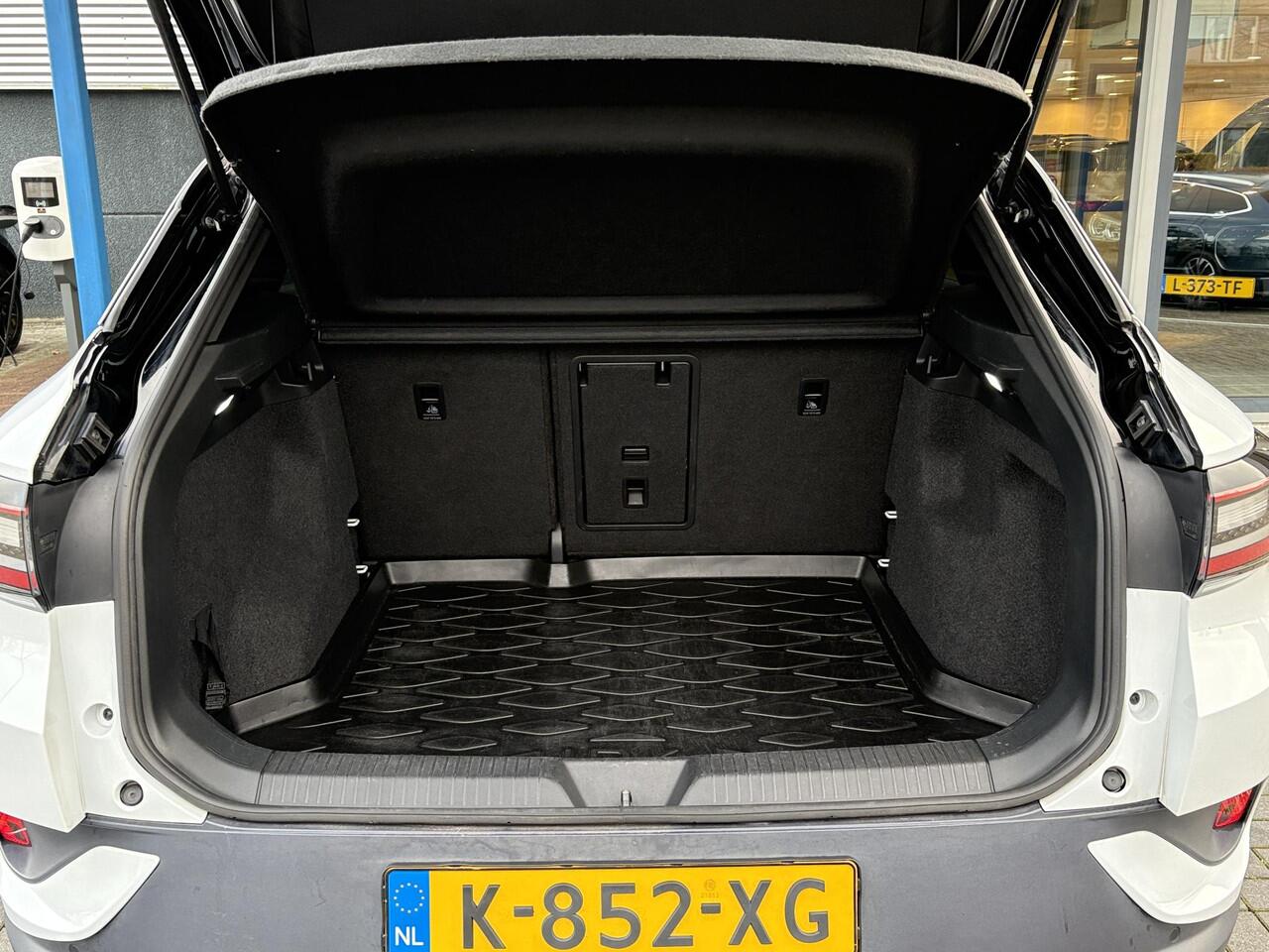 Volkswagen ID.4 Max 77 kWh | 92% SoH | Wegklapbare Trekhaak | Stoel-, Stuur- & Voorruitverwarming | Adaptive cruise control | Camera