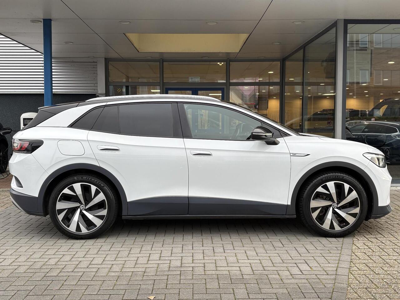 Volkswagen ID.4 Max 77 kWh | 92% SoH | Wegklapbare Trekhaak | Stoel-, Stuur- & Voorruitverwarming | Adaptive cruise control | Camera