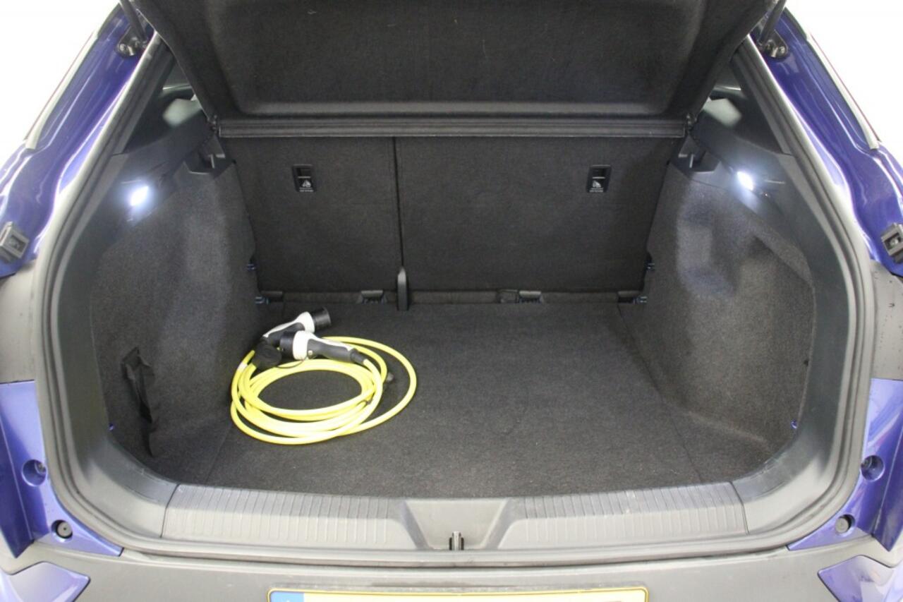 Volkswagen ID.4 Pro Life 77 kWh - Carplay, Navi, Cruise, Stoel/Stuur Verwarming, SOH 90%