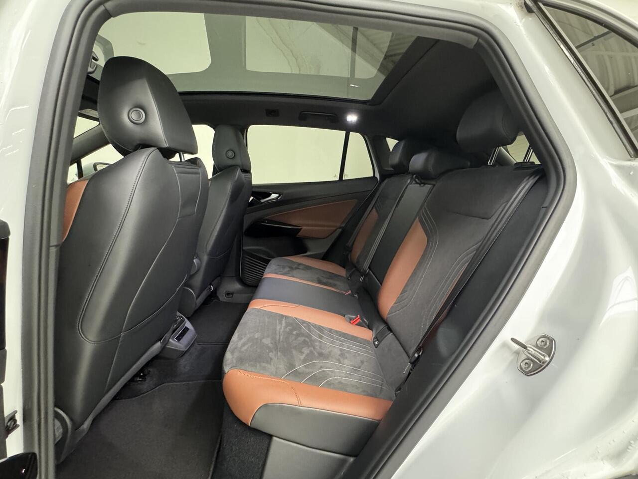 Volkswagen ID.4 Family 77 kWh | SOH 92% | Panoramadak | Navigatie | Achteruitrijcamera | Stoel + stuurverwarming |