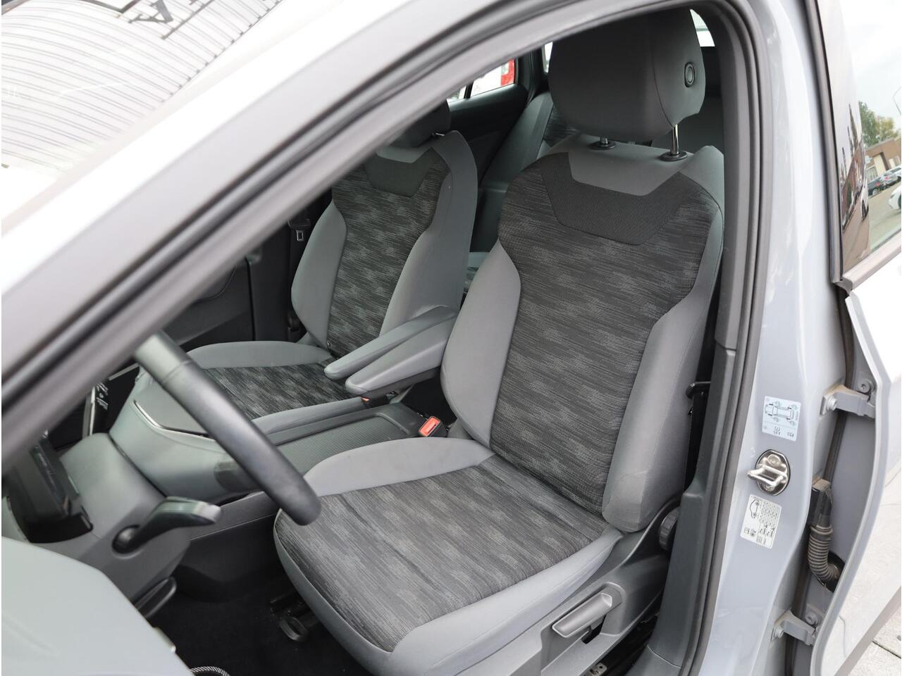 Volkswagen ID.4 Pure 52 kWh Adaptive Cruise | Carplay/Android | Navigatie | Stoel & Stuurverwarming |