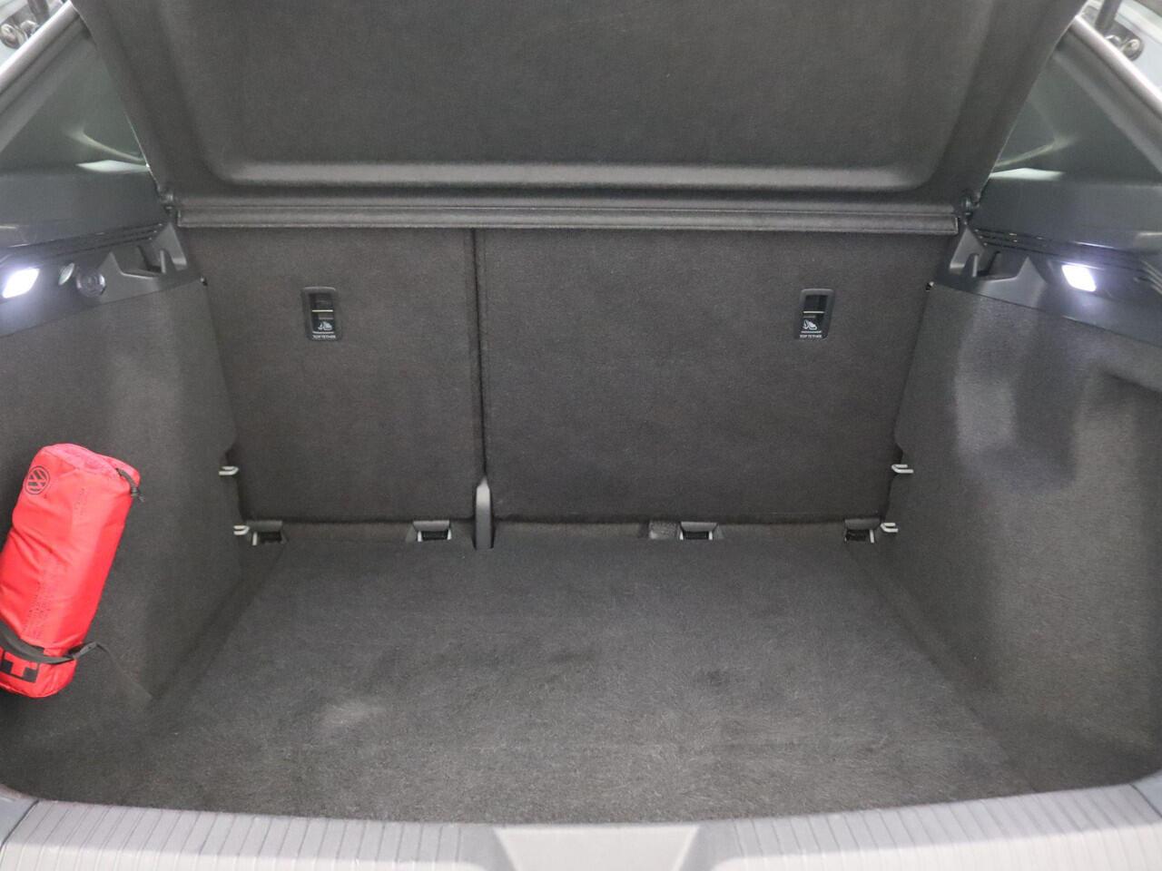 Volkswagen ID.4 Limited Edition 52 kWh 170PK Aut. SOH 93%, Warmtepomp, Voorruitverwarming, Keyless, PDC voor en achter, Stuur-Stoelverwarming, 19" LM Velgen