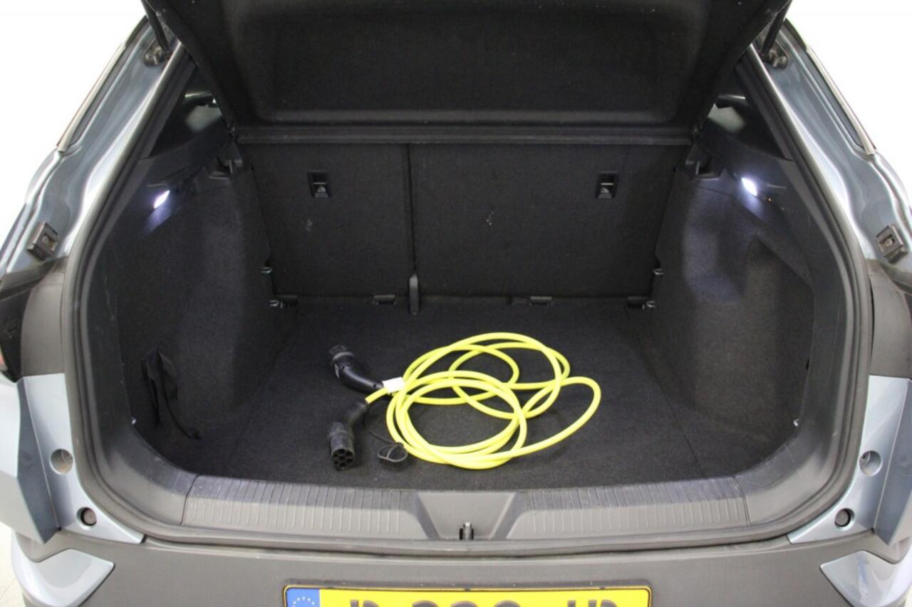 Volkswagen ID.4 Pro 77 Kwh - Carplay, Navi, Cruise, Stoelverwarming, Afn. Trekhaak, SOH 92%