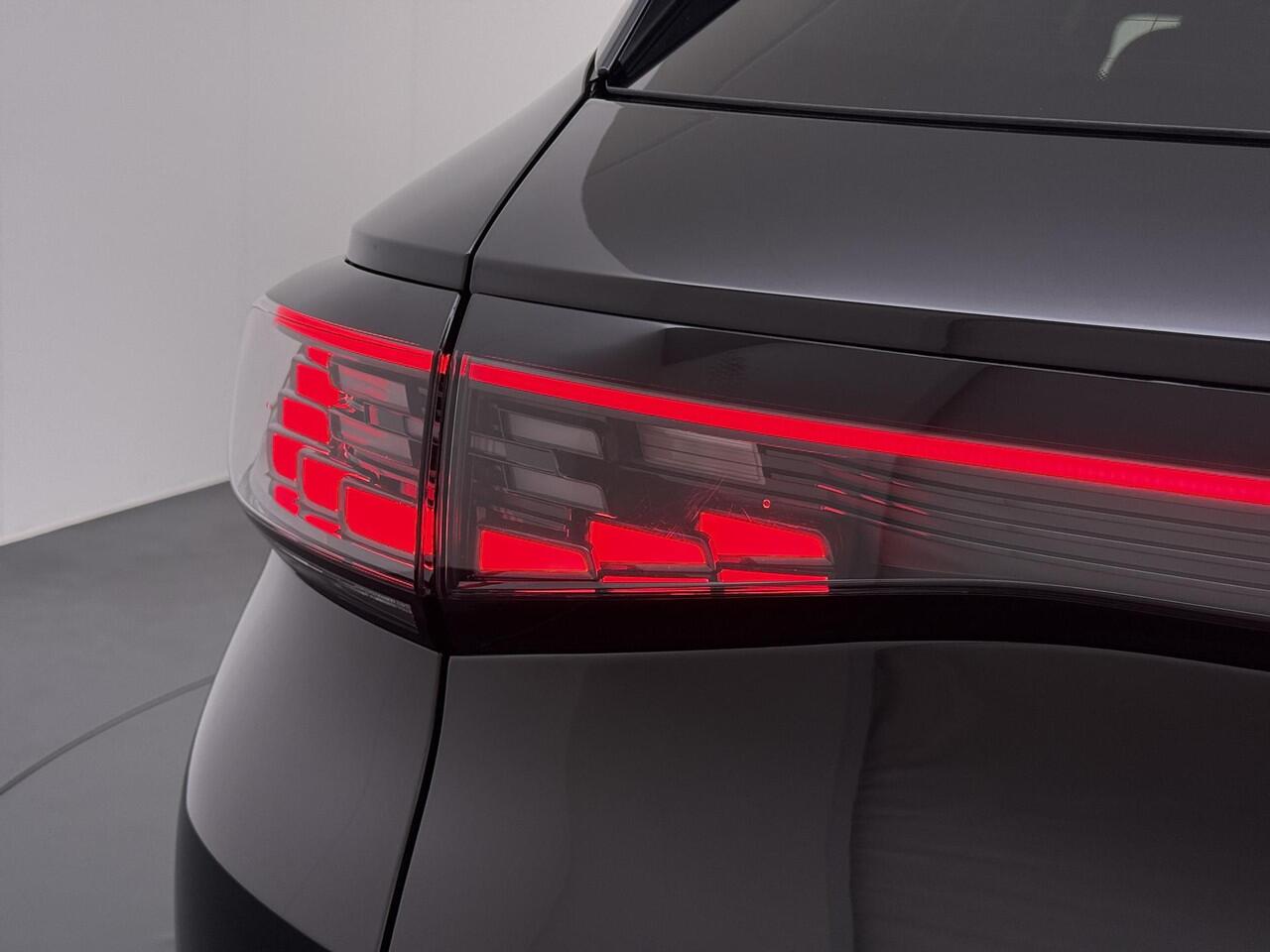 Volkswagen ID.4 GTX 4Motion 77 kWh VAN ¤34.900,- NU VOOR SLECHTS ¤30.877,- Uw LENTEVOORDEEL ¤4.023,-!300PK | SOH 89% | WARMTEPOMP | HEADUP DISPLAY | ACC CRUISE CONTROLE | ELECTRISCHE TREKHAAK | MATRIX-LED-KOPLAMP (IQ.LIGHT) | STOEL + STUURWIELVERWARMING | RIJKLAAR GELEV