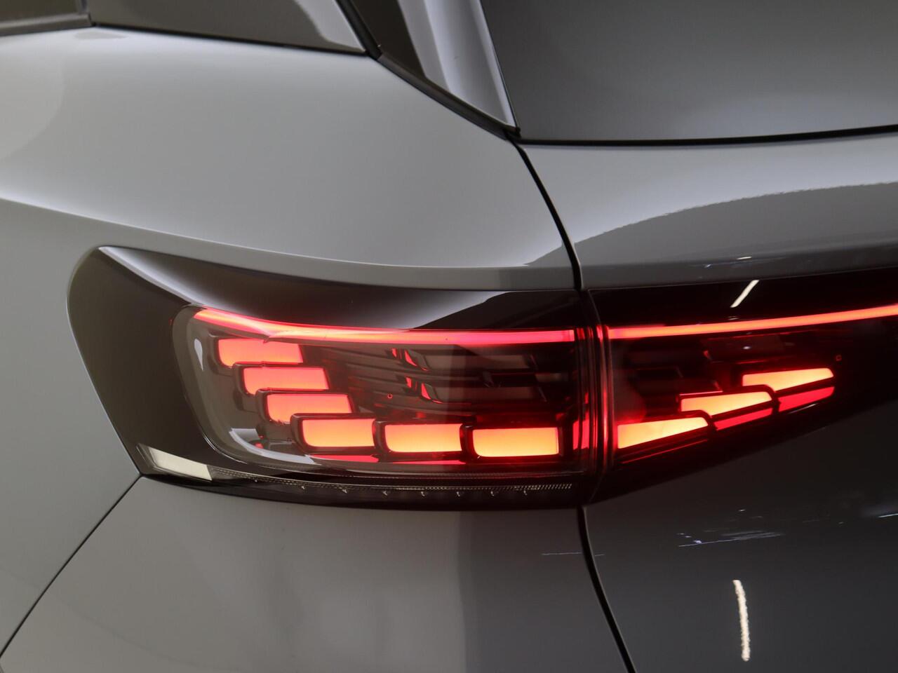 Volkswagen ID.4 GTX 4Motion 77 kWh | SoH 92% | Panoramadak | 360 camera | Dodehoek detectie | Keyless | Adaptieve cruise control | CarPlay | Parkeerassistent | Stoel- en stuurwielverwarming |