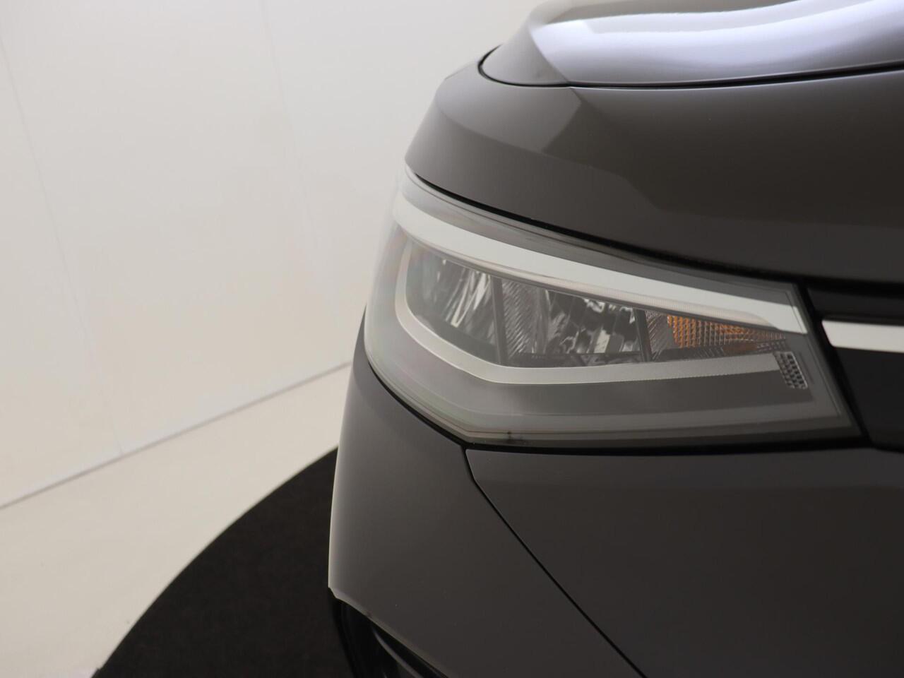 Volkswagen ID.4 Pro 77 kWh | Parkeersensoren | Adaptieve cruise control | CarPlay | Navigatie | Stoel- en stuurwielverwarming | Electronic climate control |