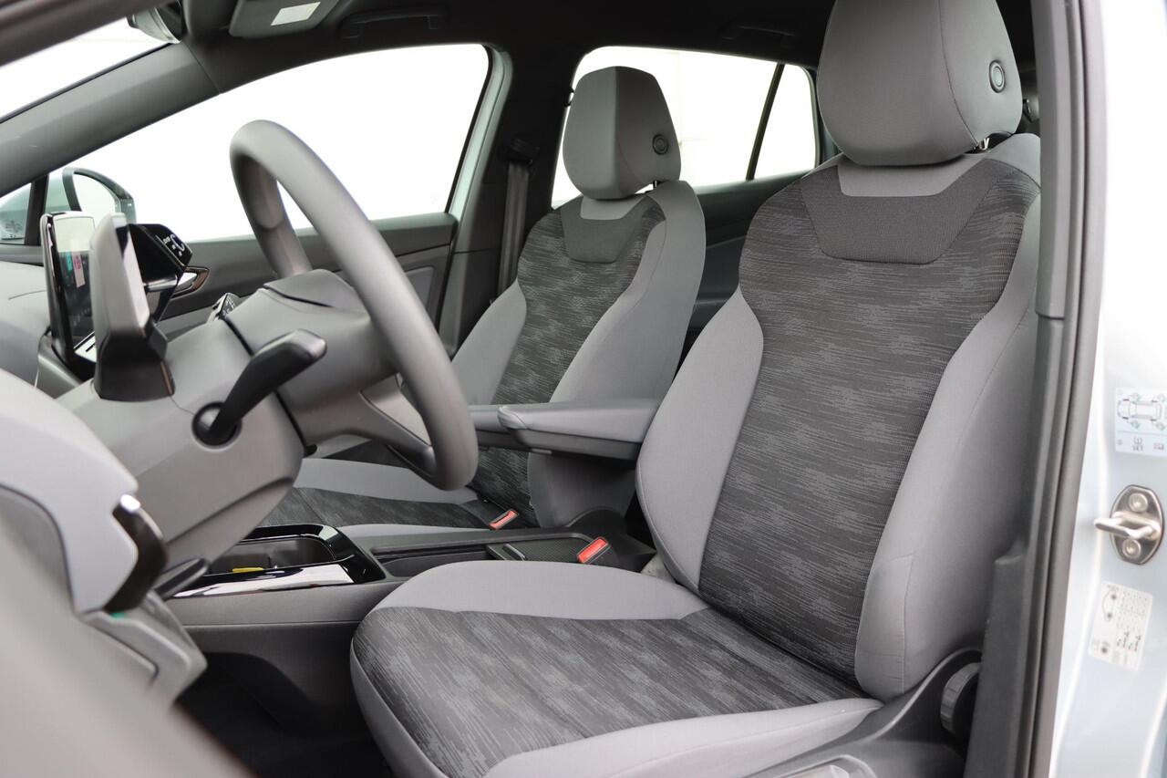 Volkswagen ID.4 Pure 52 kWh 148pk | SOH 95,6% | Carplay | Parkeersensoren