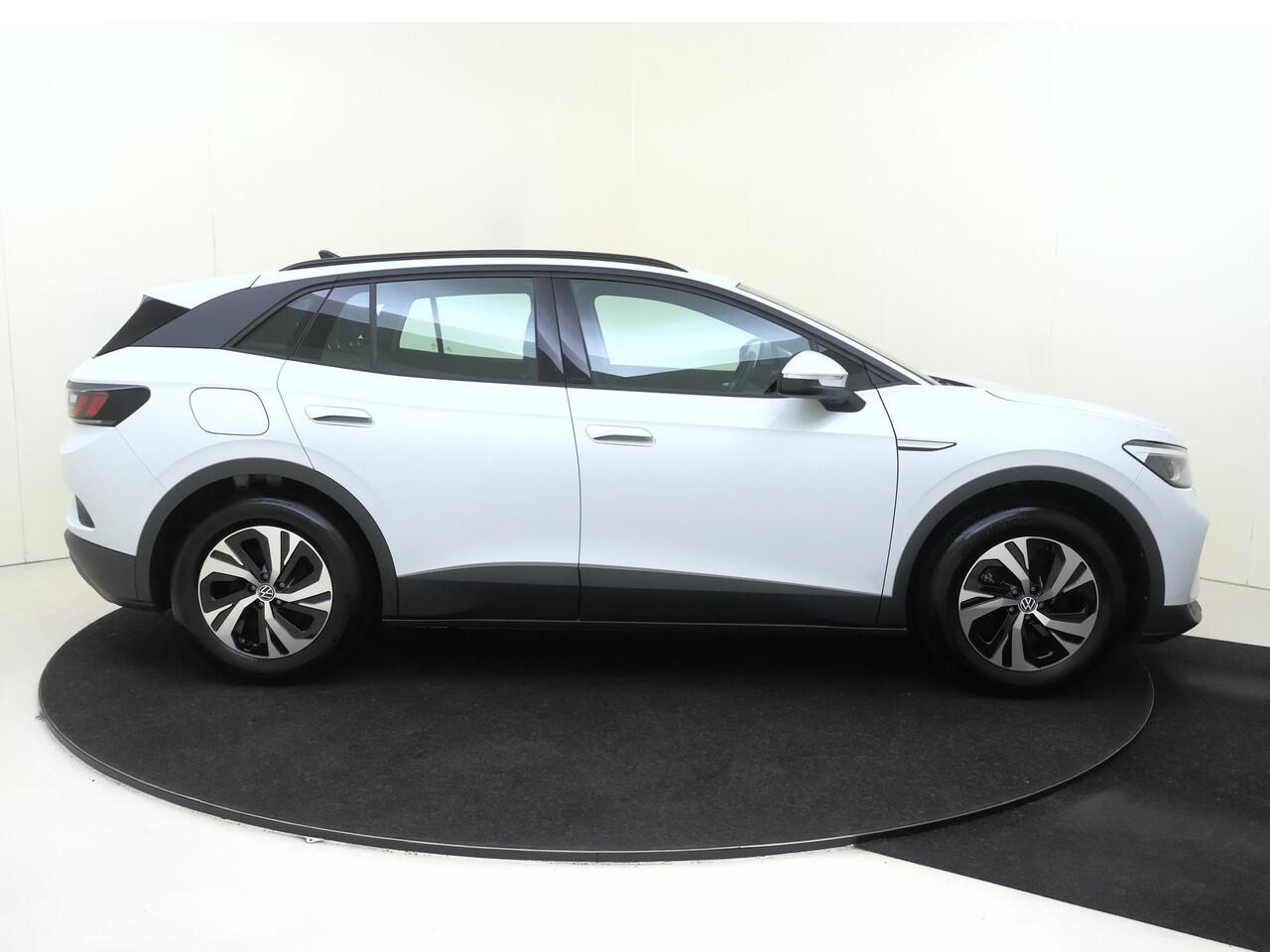 Volkswagen ID.4 Pure 52 kWh | SoH 91% | Parkeersensoren | 3-zone airco | Adaptieve cruise control | Climate Control | Stoel- en stuurwielverwarming | CarPlay | Navigatie |