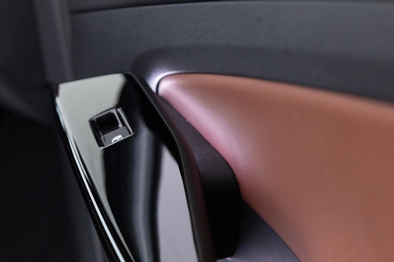 Volkswagen ID.4 Pro Max 4Motion 286PK *SOH 100%* Full LED | Half LEDER | NAVI | CAMERA