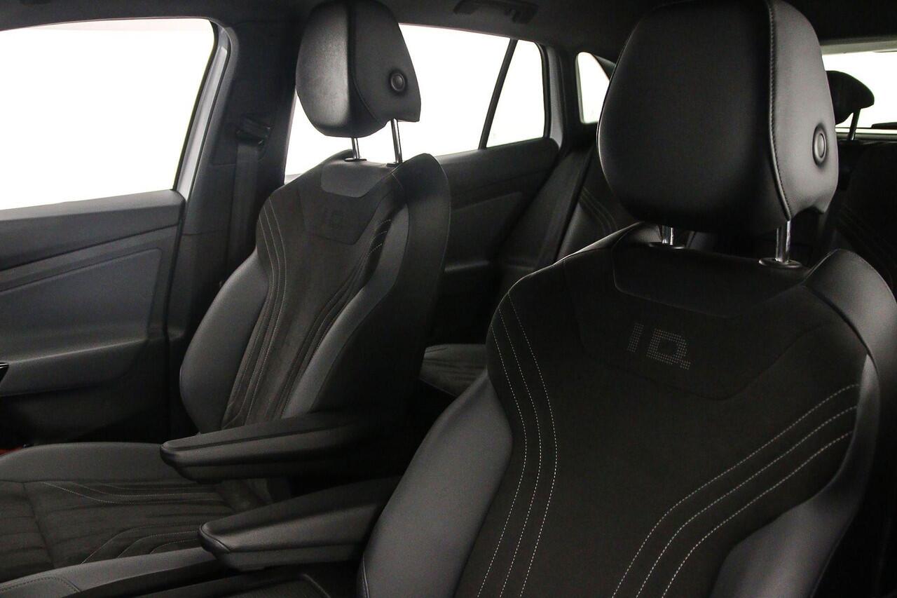 Volkswagen ID.4 Pro Business 286pk Automaat Adaptive cruise control, Navigatie, Achteruitrijcamera, Elektrische achterklep, LED matrix koplampen, Stuurwiel verwarmd