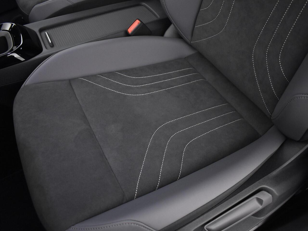Volkswagen ID.4 Pro Limited Edition 77 kWh accu. 286 pk · Achteruitcamera · Draadloze telefoonlader · Sfeerverlichting ·