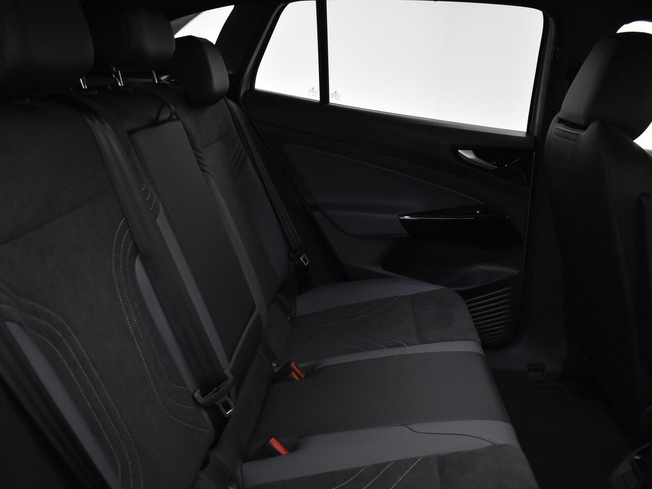 Volkswagen ID.4 Pro Limited Edition 77 kWh accu. 286 pk · Achteruitcamera · Draadloze telefoonlader · Sfeerverlichting ·