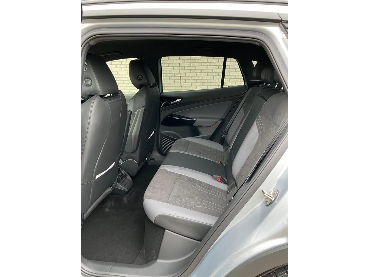 Volkswagen ID.4 Pro Business 77 kWh accu, 210 kW / 286 pk SUV Elektrische aandrijving