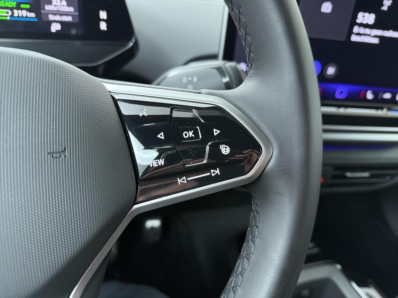 Volkswagen ID.4 Pro Business 77 kWh 286pk | 17% bijtelling | LED Matrix | Elektrisch bedienbare achterklep | Navigatie | Achteruitrijcamera | Adaptive cruise control |