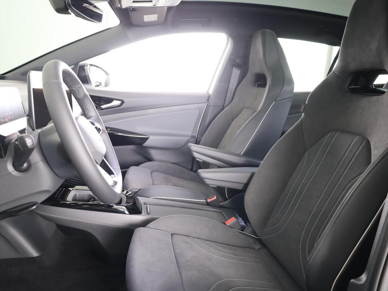 Volkswagen ID.4 Pro Limited Edition Plus 77 kWh accu 286 PK | 19" LM | 360 graden camera | Panoramadak | IQ.Light |