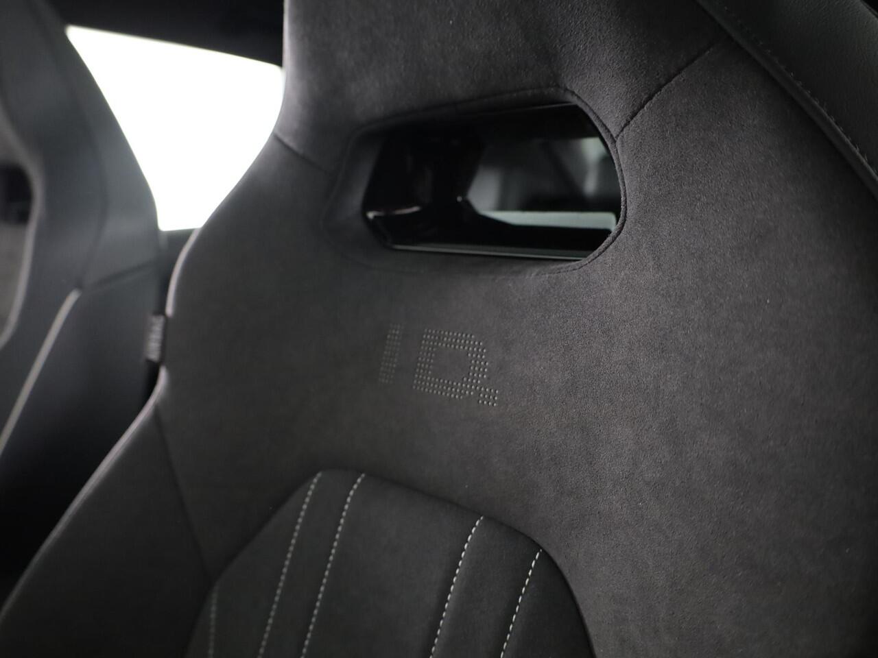 Volkswagen ID.4 Pro Limited Edition Plus 77 kWh accu 286 PK | 19" LM | 360 graden camera | Panoramadak | IQ.Light |