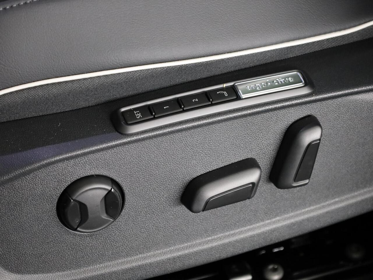 Volkswagen ID.4 Pro Limited Edition Plus 77 kWh accu 286 PK | 19" LM | 360 graden camera | Panoramadak | IQ.Light |