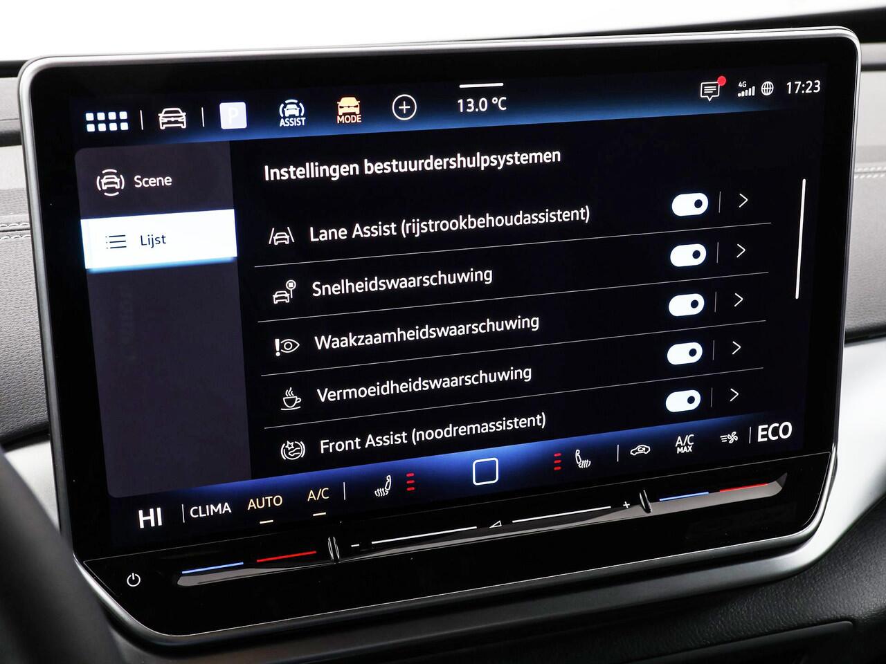 Volkswagen ID.4 Limited Edition 52 kWh accu 170 PK · Achteruitrijcamera · Draadloze telefoonlader · Sfeerverlichting · Stuurwiel verwarmd ·