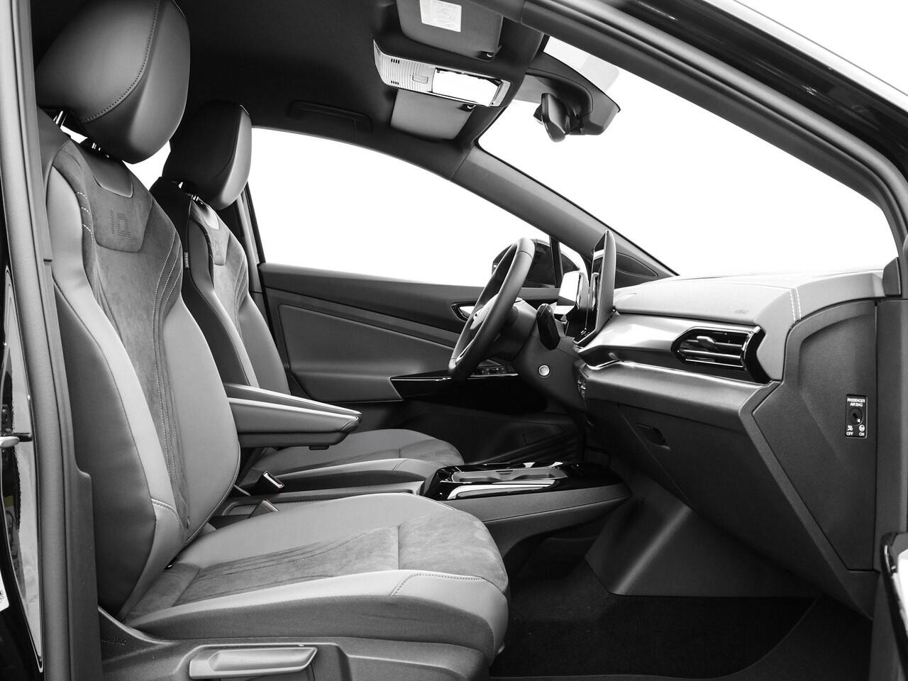 Volkswagen ID.4 Limited Edition 52 kWh accu 170 PK · Achteruitrijcamera · Draadloze telefoonlader · Sfeerverlichting · Stuurwiel verwarmd ·