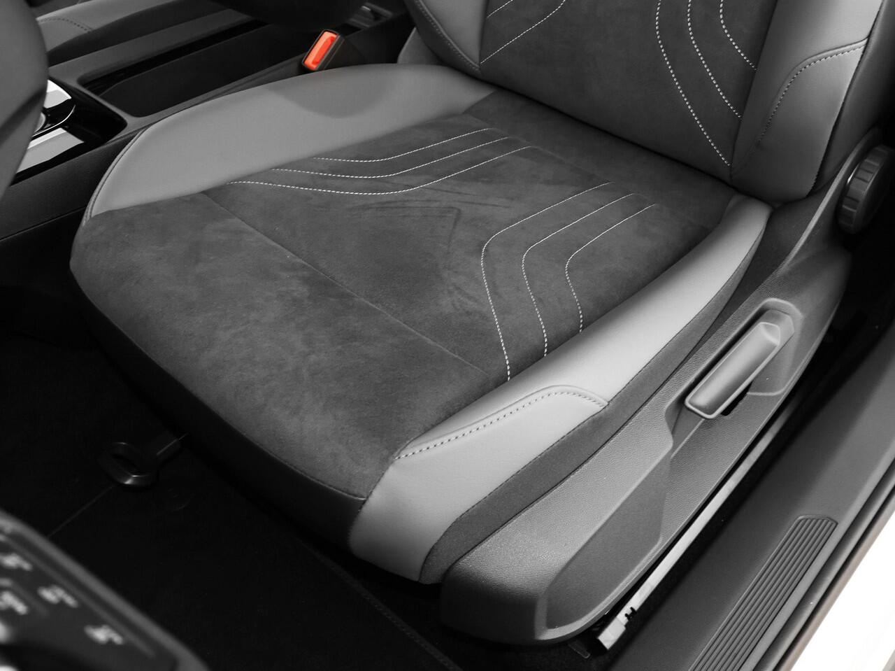 Volkswagen ID.4 Limited Edition 52 kWh accu 170 PK · Achteruitrijcamera · Draadloze telefoonlader · verwarmd stuurwiel ·