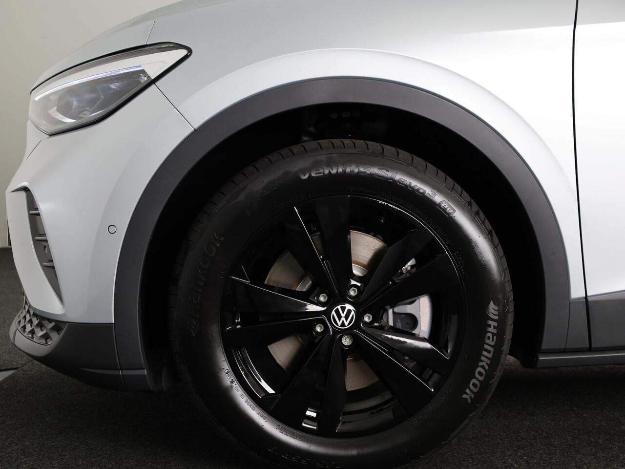 Volkswagen ID.4 Pro Limited Edition 77 kWh accu 286 PK | 19" LM | Black Edition | Stoel & Stuurverwarming |
