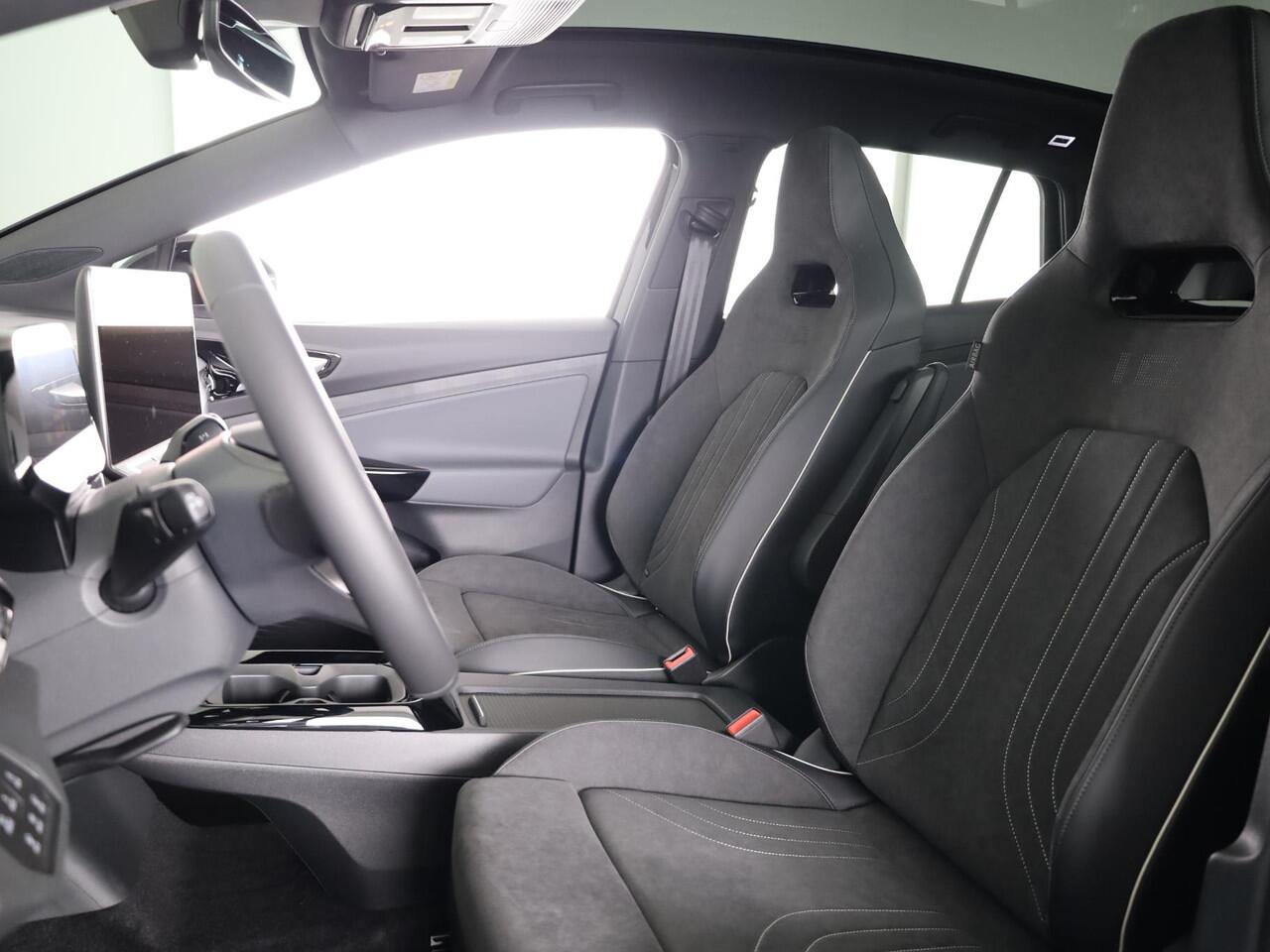 Volkswagen ID.4 Pro Limited Edition Plus 77 kWh accu 286 PK | 21" LM | 360 graden camera | Panoramadak | IQ.Light |