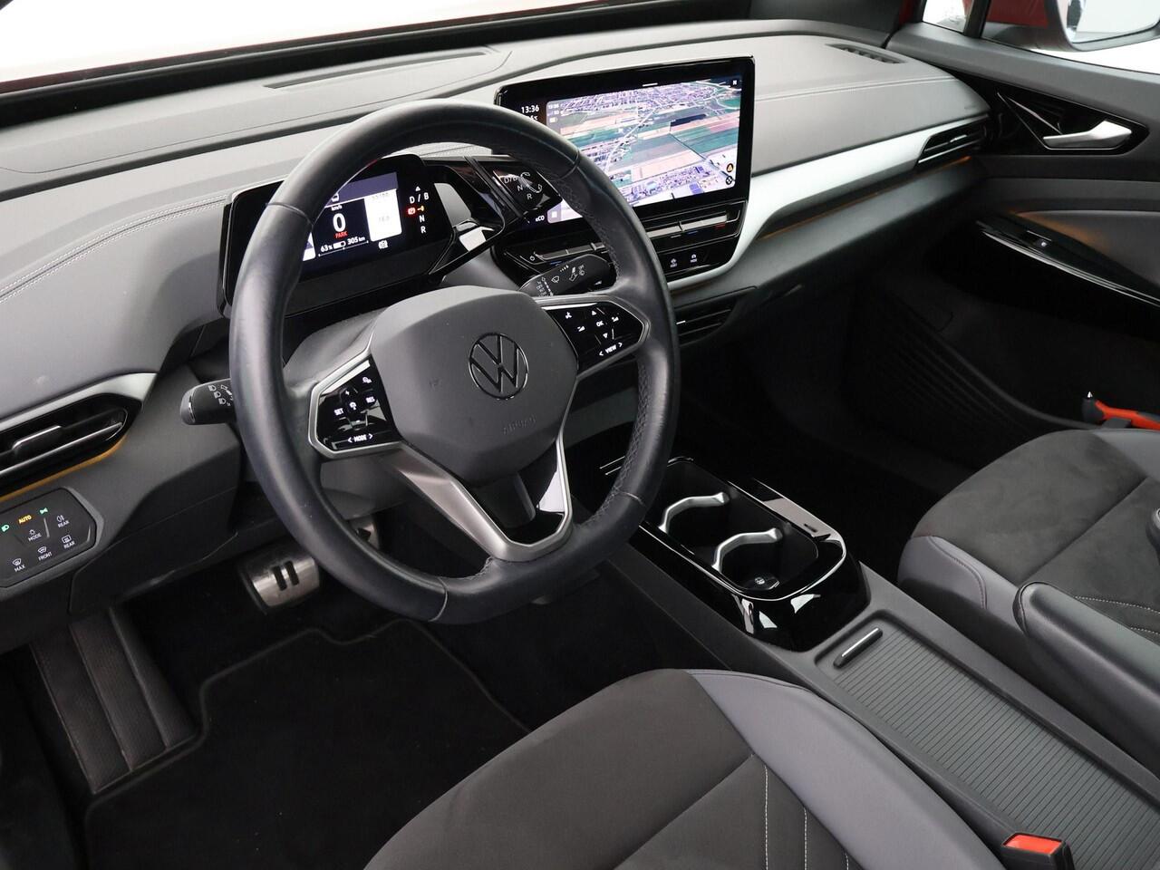 Volkswagen ID.5 PRO 77 kWh *KINGS RED* + STUUR/STOELVERWARMING | SFEERVERLICHTING | ORIG. NL