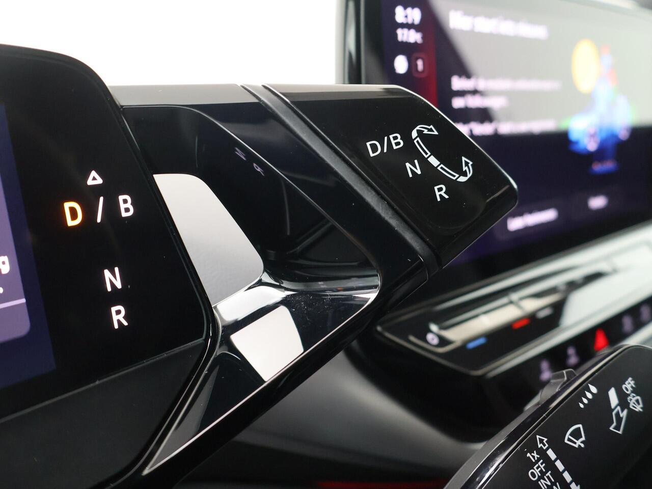 Volkswagen ID.5 Pro 77 kWh | 204 PK | SoH 93% | Matrix LED koplampen | Navigatiesysteem | Adaptive cruise control | 20" LM velgen |