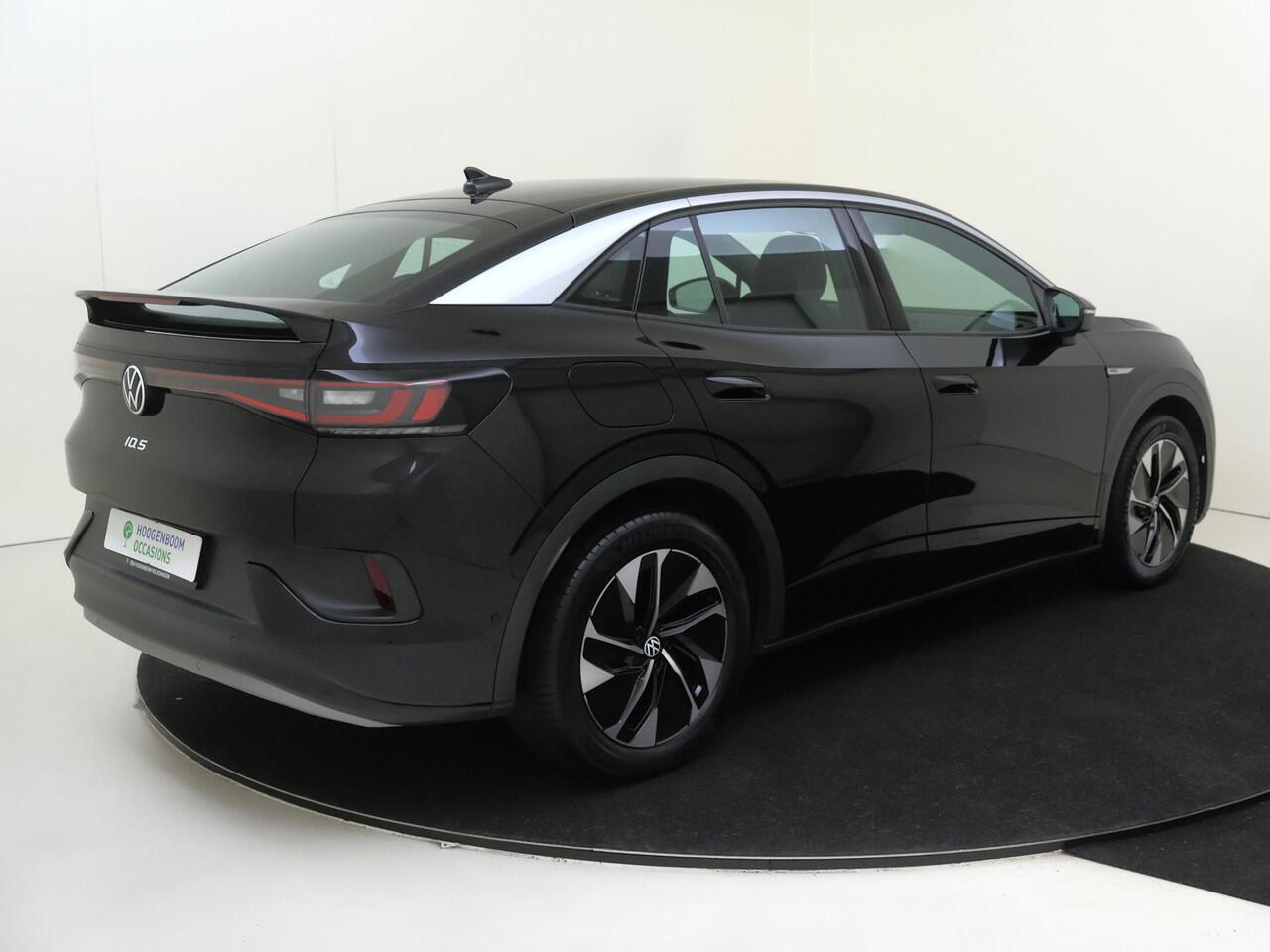 Volkswagen ID.5 Pro Advantage 77 kWh | SoH 93% | Achteruitrijcamera | 3-zone airco | Keyless | Adaptieve cruise control | Stoel- en stuurwielverwarming | CarPlay |